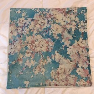 4 Decorative Pillow Cases (pillow inserts not included)